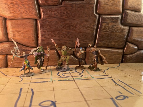 dungeons and dragons 5e adventuring party miniatures